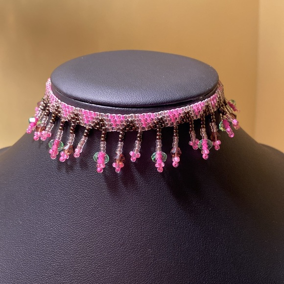 NWOT Ankle Bracelet ~pink and black with shaking tassels - Picture 3 of 4